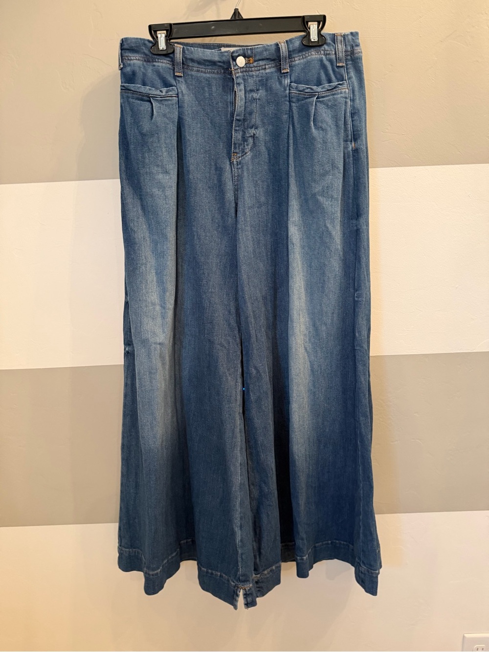 Pilcro pleated Wide Leg Denim pants - Medium Blue sz 28